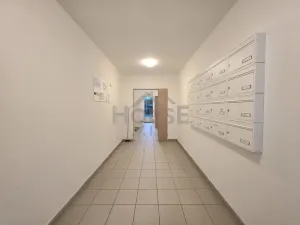 Pronájem bytu 2+kk, Praha - Horní Měcholupy, Boloňská, 65 m2