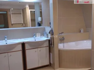 Prodej bytu 4+kk, Cheb, Růžový kopeček, 158 m2