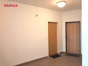 Pronájem bytu 2+kk, Praha - Hlubočepy, Voskovcova, 55 m2