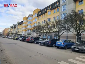 Pronájem bytu 2+kk, Praha - Hlubočepy, Voskovcova, 55 m2