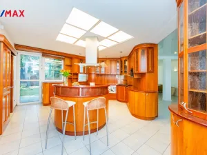 Prodej kanceláře, Praha, U zahrádek, 433 m2