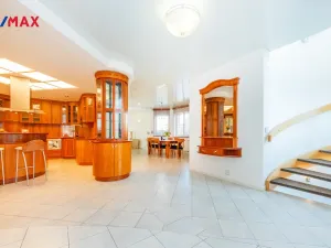 Prodej kanceláře, Praha, U zahrádek, 433 m2