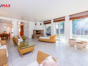 Prodej kanceláře, Praha, U zahrádek, 433 m2