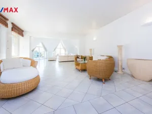 Prodej kanceláře, Praha, U zahrádek, 433 m2