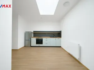 Pronájem bytu 1+kk, Hradec Králové - Pražské Předměstí, Blažíčkovo náměstí, 19 m2