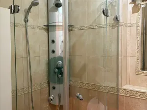 Pronájem bytu 2+kk, Praha - Hlubočepy, Voskovcova, 45 m2