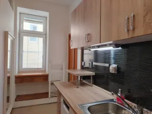 Pronájem bytu 2+1, Znojmo, Jarošova, 53 m2