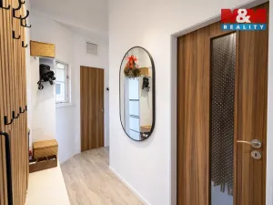 Pronájem bytu 2+kk, Praha - Podolí, Levá, 37 m2