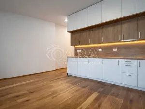 Pronájem bytu 1+kk, Praha - Vršovice, Ruská, 26 m2