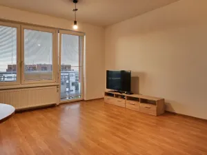 Pronájem bytu 1+kk, Praha, Milotická, 35 m2