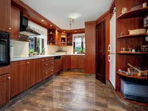 Prodej rodinného domu, Králův Dvůr, 262 m2