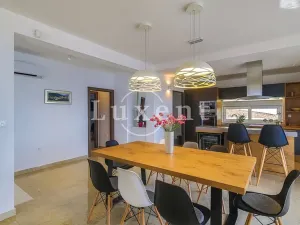 Prodej vily, Trogir, Chorvatsko, 325 m2