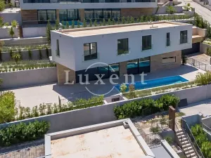 Prodej vily, Trogir, Chorvatsko, 326 m2