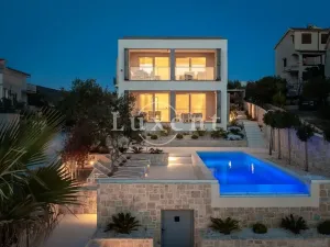 Prodej vily, Rogoznica, Chorvatsko, 675 m2