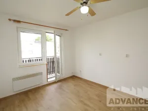 Pronájem bytu 2+1, Milovice, Spojovací, 42 m2