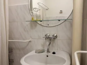 Pronájem bytu 1+kk, Karlovy Vary, Sokolovská, 24 m2