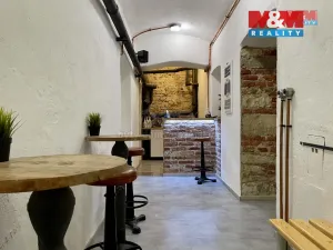 Pronájem obchodního prostoru, Praha - Nové Město, Karlovo náměstí, 26 m2