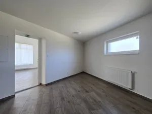 Pronájem obchodního prostoru, Týnec nad Sázavou, K Lesíku, 108 m2