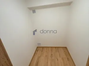 Pronájem bytu 2+1, Praha, Věšínova, 68 m2