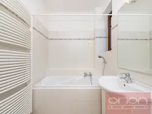 Pronájem bytu 4+1, Praha - Dejvice, Na viničních horách, 152 m2