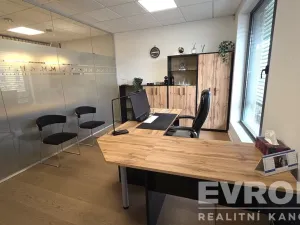 Pronájem kanceláře, Pardubice - Zelené Předměstí, třída Míru, 17 m2