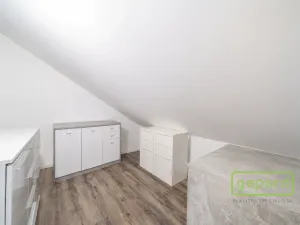 Prodej bytu 3+1, Karlovy Vary, Šumavská, 99 m2