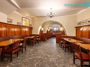 Pronájem restaurace, Mariánské Lázně, Hlavní třída, 120 m2