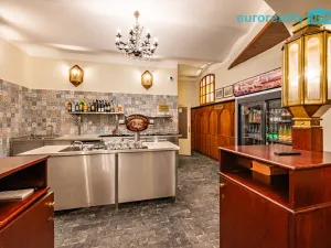 Pronájem restaurace, Mariánské Lázně, Hlavní třída, 120 m2