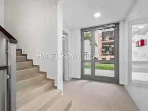 Pronájem bytu 1+kk, České Budějovice, Hálkova, 24 m2