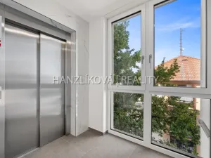 Pronájem bytu 2+kk, České Budějovice, Hálkova, 40 m2