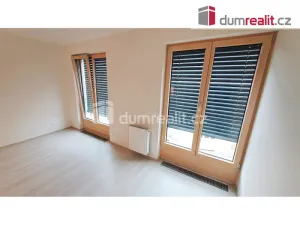 Pronájem bytu 1+kk, Praha - Veleslavín, Adamova, 31 m2