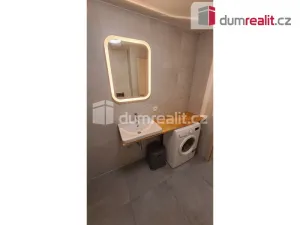 Pronájem bytu 1+kk, Praha - Veleslavín, Adamova, 31 m2