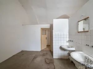 Prodej obchodního prostoru, Chudenice, Mírové nám., 1906 m2