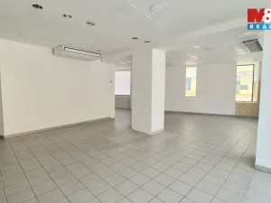 Pronájem obchodního prostoru, Kladno, Komenského, 121 m2