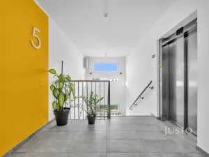 Prodej bytu 2+kk, Praha - Uhříněves, Oty Bubeníčka, 45 m2