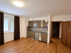 Pronájem bytu 2+kk, Praha - Hloubětín, Klánovická, 40 m2