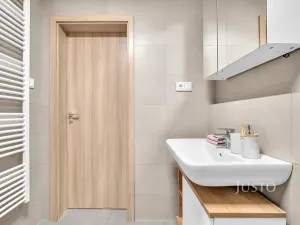 Prodej bytu 2+kk, Praha - Uhříněves, Oty Bubeníčka, 45 m2