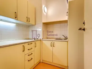 Pronájem bytu 2+1, Jindřichův Hradec - Jindřichův Hradec I, Komenského, 70 m2