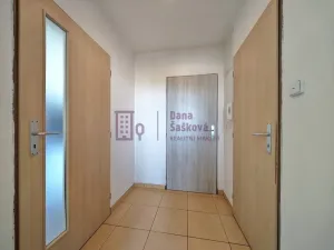 Pronájem bytu 2+kk, Jindřichův Hradec - Jindřichův Hradec III, sídliště Vajgar, 31 m2