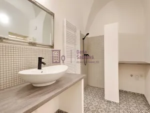 Pronájem bytu 2+1, Jindřichův Hradec - Jindřichův Hradec I, nám. Míru, 71 m2