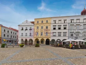 Pronájem bytu 2+1, Jindřichův Hradec - Jindřichův Hradec I, nám. Míru, 71 m2