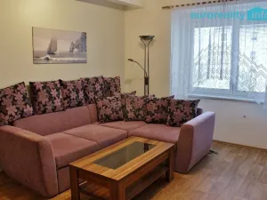 Pronájem bytu 2+kk, Karlovy Vary, Sokolovská, 44 m2