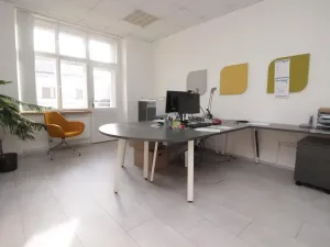 Pronájem kanceláře, Praha - Smíchov, Bozděchova, 213 m2