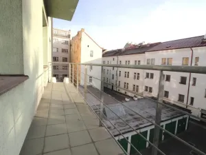 Pronájem kanceláře, Praha - Smíchov, Bozděchova, 213 m2