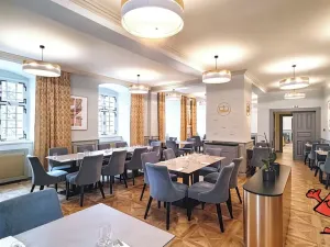 Pronájem restaurace, Dobříš, náměstí Svobody, 419 m2