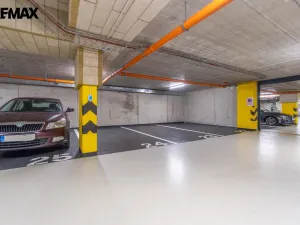 Pronájem garážového stání, Praha - Karlín, Za Karlínským přístavem, 13 m2