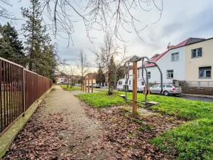 Prodej pozemku pro bydlení, Praha - Hloubětín, Mochovská, 901 m2