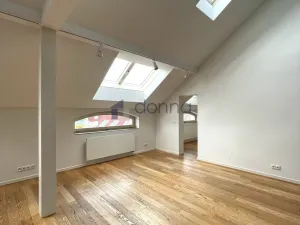 Pronájem bytu 3+1, Praha, U akademie, 130 m2