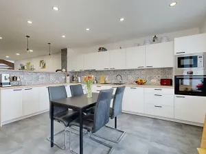 Prodej rodinného domu, Hradešín, 207 m2