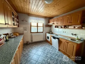 Pronájem bytu 3+1, Valy, Na Stráni, 120 m2